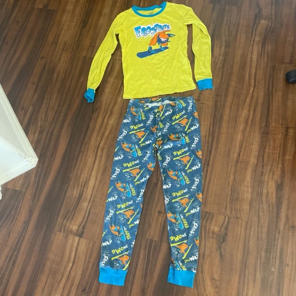 Place Colorful Frost Bite Pajamas Set
